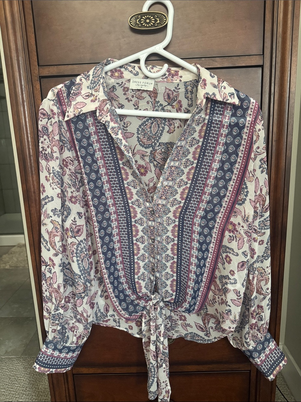 Dress Forum Floral pink blue long sleeve tie front button down blouse medium
